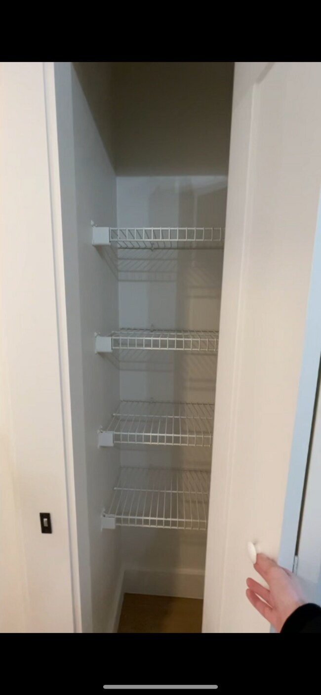 Building Photo - 500 Dandy Brush Ln W