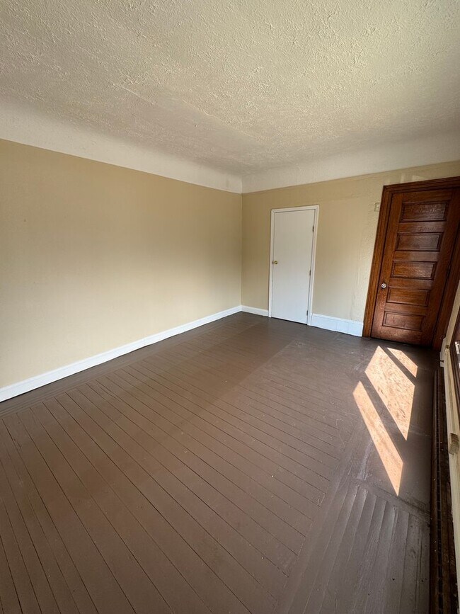 Building Photo - 4438 Pearl Rd