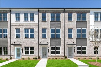 Building Photo - 2684 Brookview Dr NW