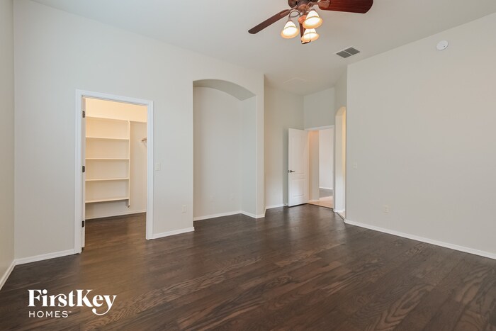 Building Photo - 10423 S Painted Mare Dr