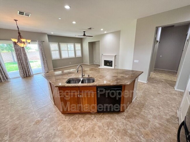 Building Photo - 34629 Sagebrush Ln