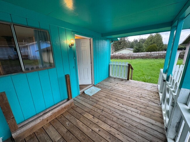 Building Photo - Large, fenced, sunny yard. 3/1.5 in  Azalea Hill location in McKinleyville
