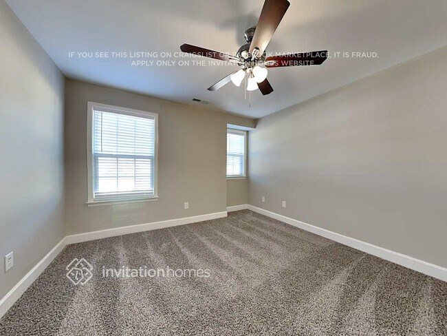 Building Photo - 1019 Sweet Gale Dr