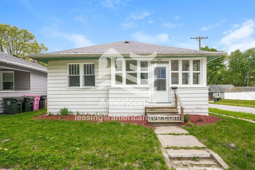 Primary Photo - 1801 Leer St