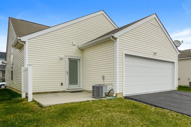 Building Photo - 6091 Follensby Dr
