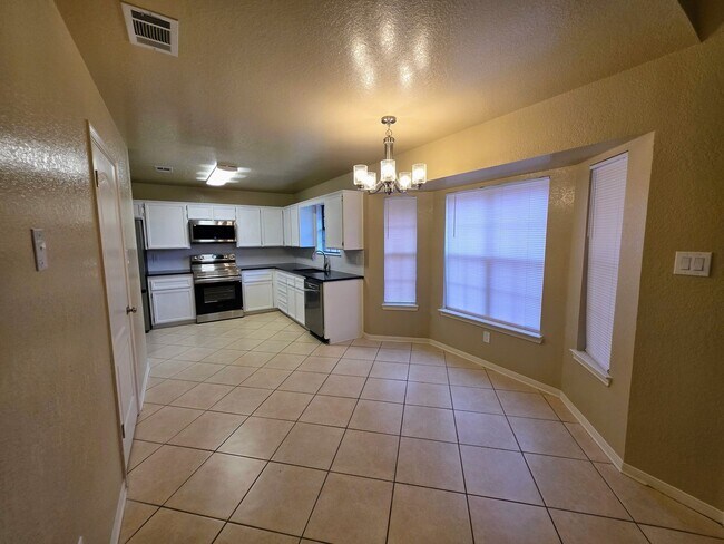 Building Photo - Beautifully Updated 4 Bedroom Home