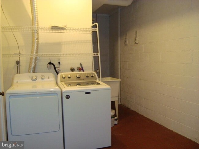 Building Photo - 7813 Heatherton Ln