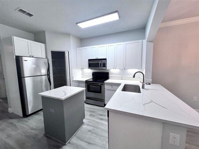 Building Photo - 2250 Portofino Pl