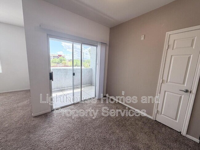Building Photo - 6955 N Durango Dr