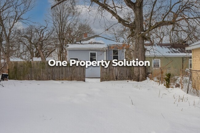 Building Photo - 437 Hovey St