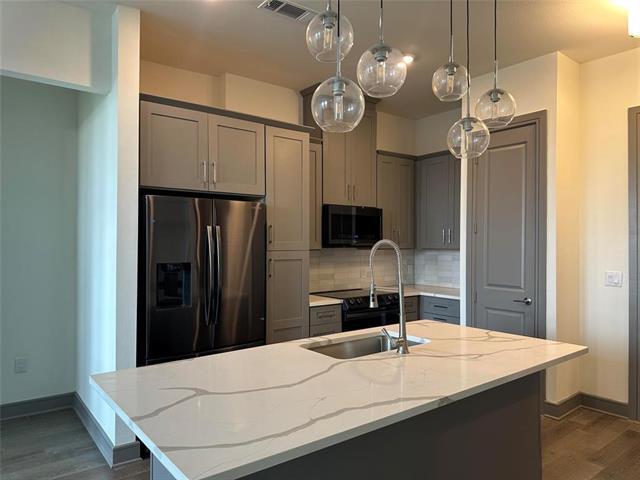 Building Photo - 2700 Old Denton Rd