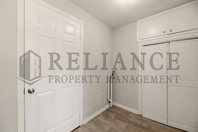 Building Photo - 1126 Silverdale Ct