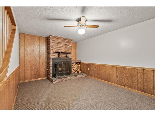 Building Photo - Classic, charming character *3Bd*2Bath*1 Den 1584 SqFt in New Hope Avail May 1!