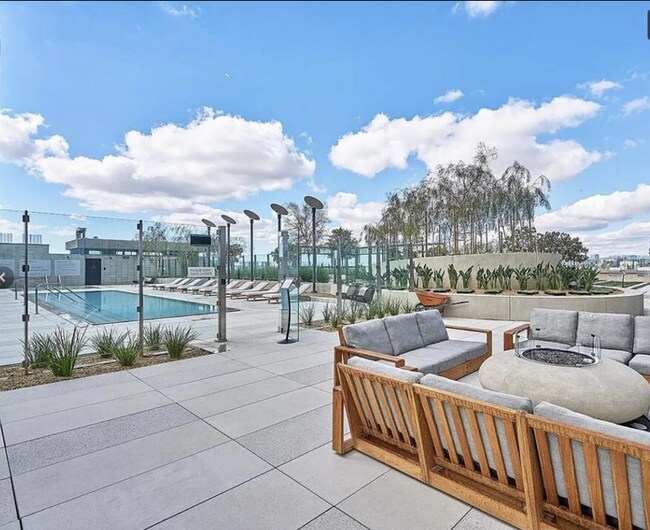 Building Photo - 889 Francisco St