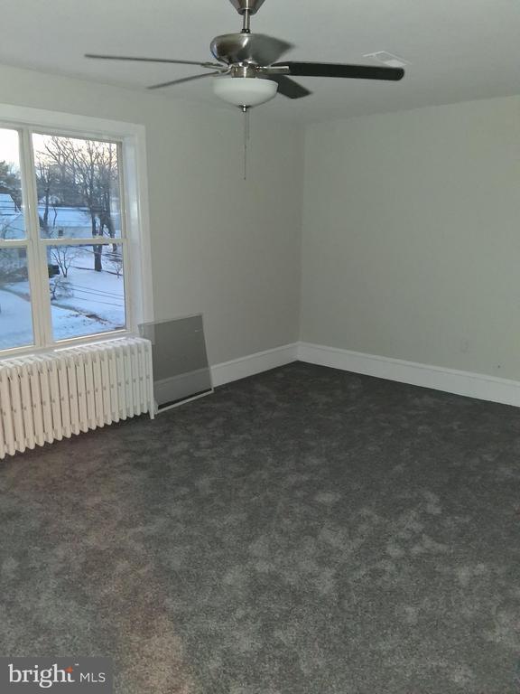 Building Photo - 223 S Grand St