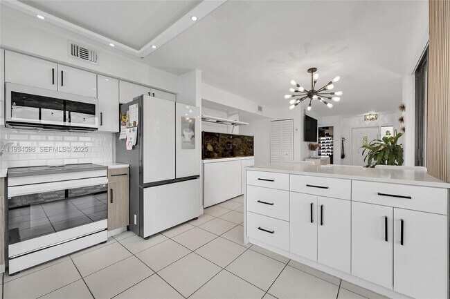 Building Photo - 8250 NW 191st St