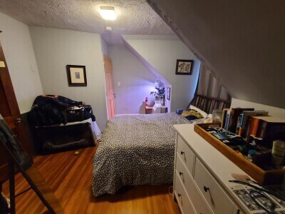 Building Photo - 201 Kelton St