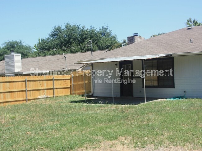 Building Photo - 10709 Apache Dr
