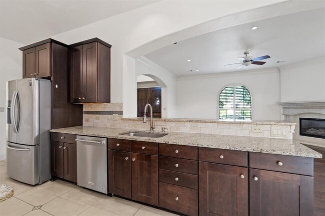 Building Photo - 8917 Villa Norte Dr