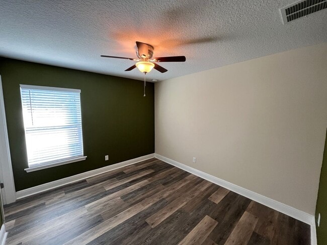 Building Photo - 2697 E Washington St