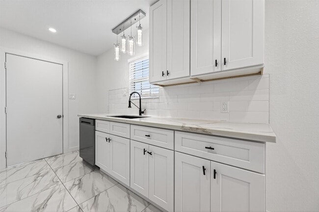 Building Photo - 2202 Alabama St