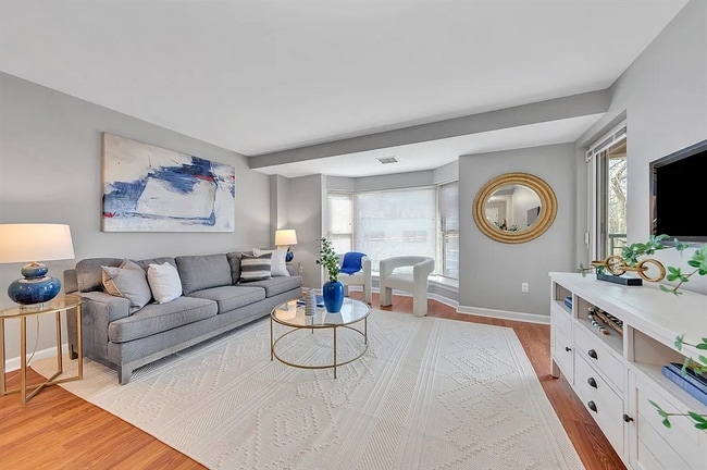 Building Photo - Watermill Place