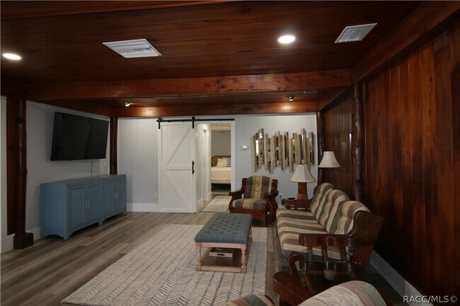 Building Photo - 5245 S Covewood Terrace