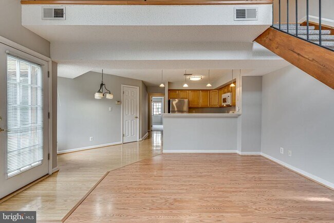 Building Photo - 6015 Curtier Dr