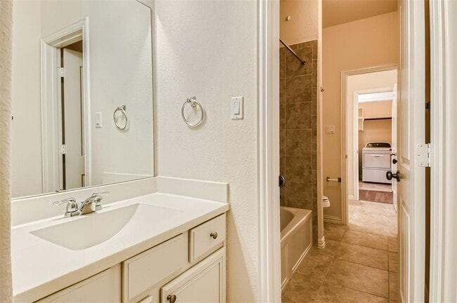Building Photo - 113 Lily Turf Cove