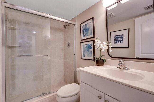 Building Photo - 4200 N Ocean Dr