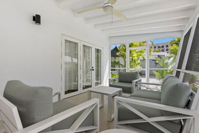 Building Photo - 2407 NE 33rd Ave