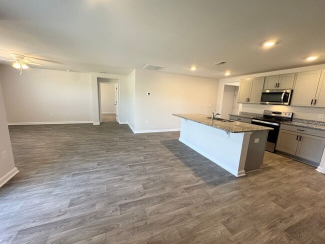 Building Photo - Conway - 4 Bedroom / 2 Bathroom House