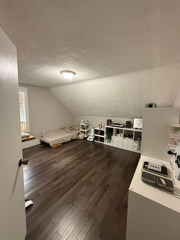 Building Photo - 86 Oak St