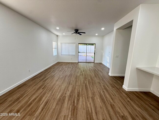 Building Photo - 15238 W Custer Ln