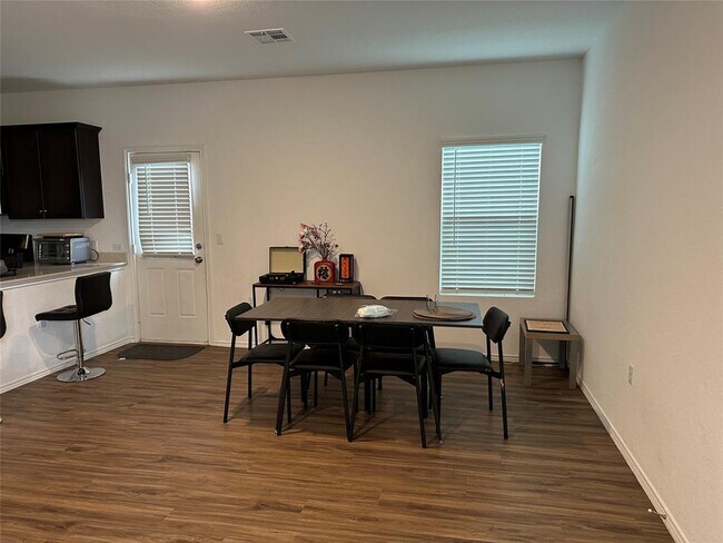 Building Photo - 2524 Forgetmenot Ln