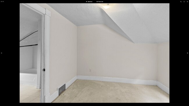 Building Photo - Beautiful 2-Bed 2-Bath Unit in St. Paul - Available Now!