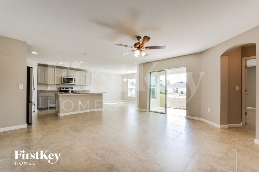 Building Photo - 614 Lindbergh Wy