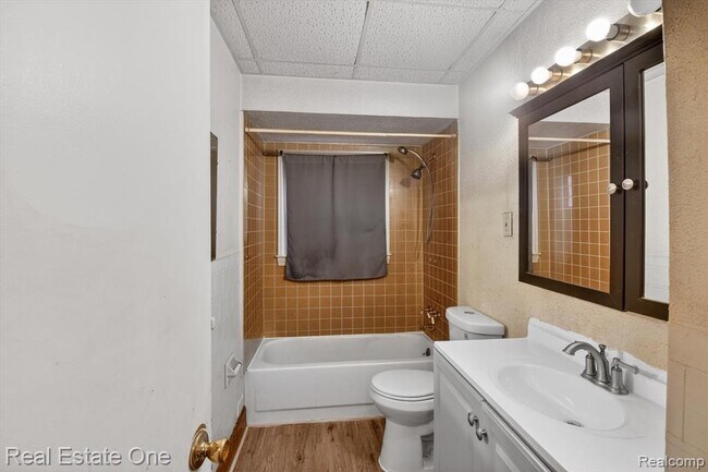 Building Photo - 7420 Drexel St