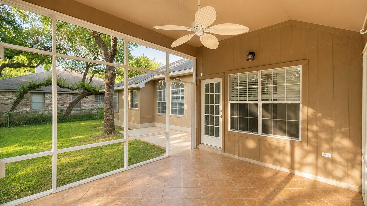 Building Photo - 306 N Mt Rushmore Dr