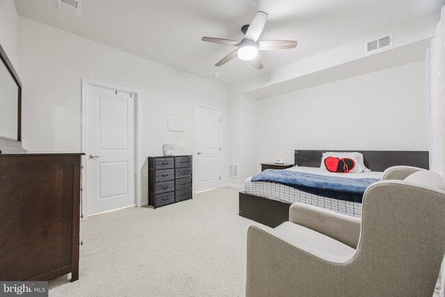 Building Photo - 43831 Stubble Cor Sq