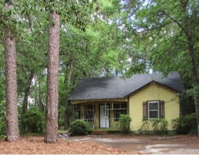 Primary Photo - Close to Downtown Sumter