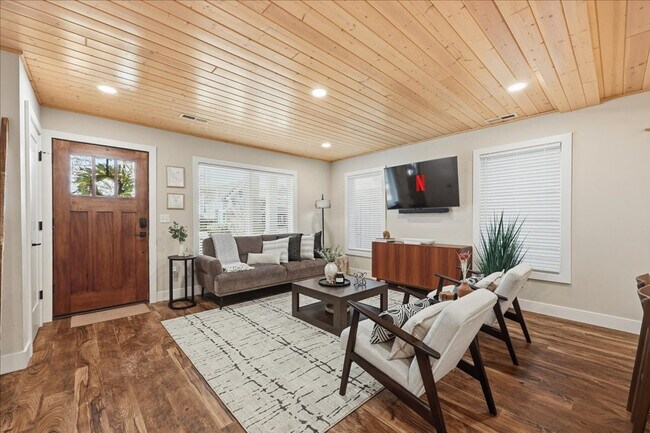 Building Photo - 1434 S Euclid Ave