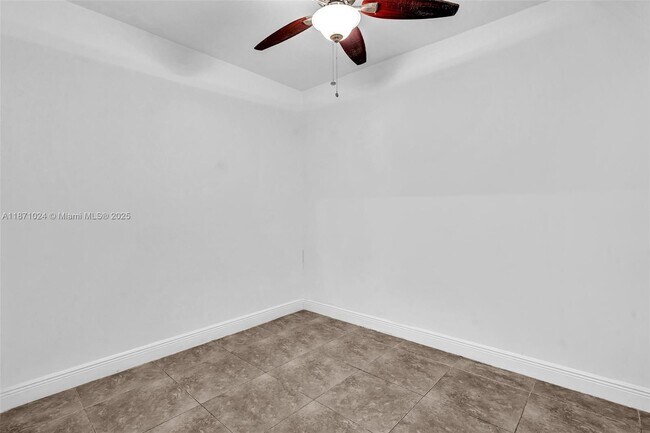 Building Photo - 20645 NE 25th Pl