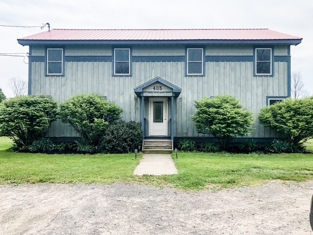 Building Photo - 405 Main St