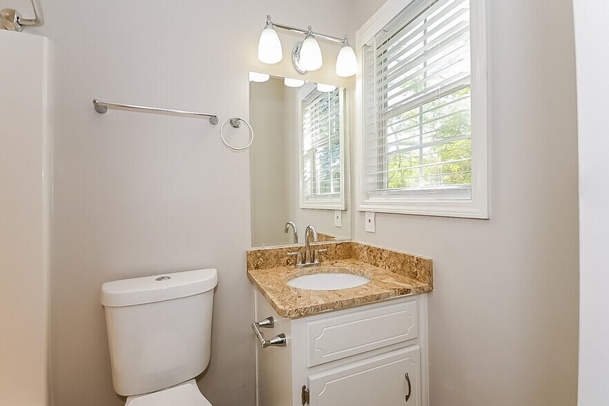 Building Photo - 420 Wood Chase Ln