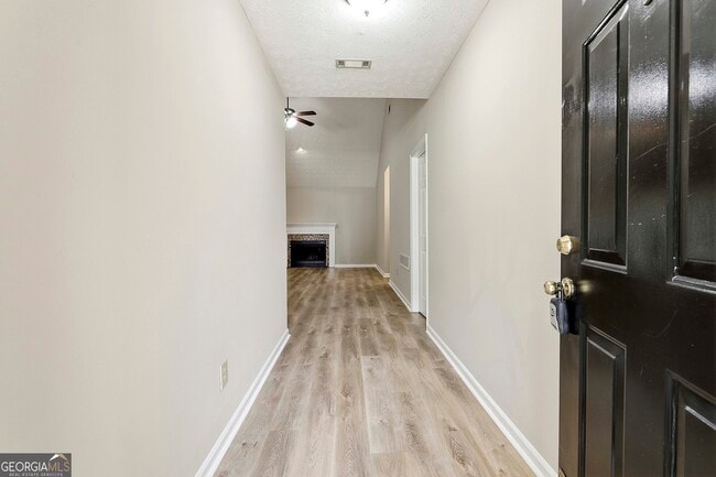 Building Photo - 518 Longwood Ln