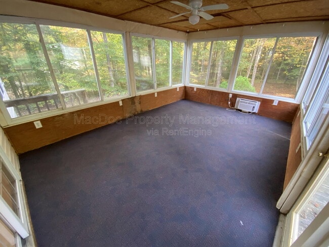 Building Photo - 211 Cedar Ridge Dr