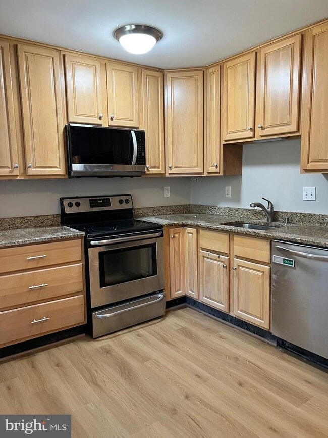 Building Photo - 3900 Ivydale Dr