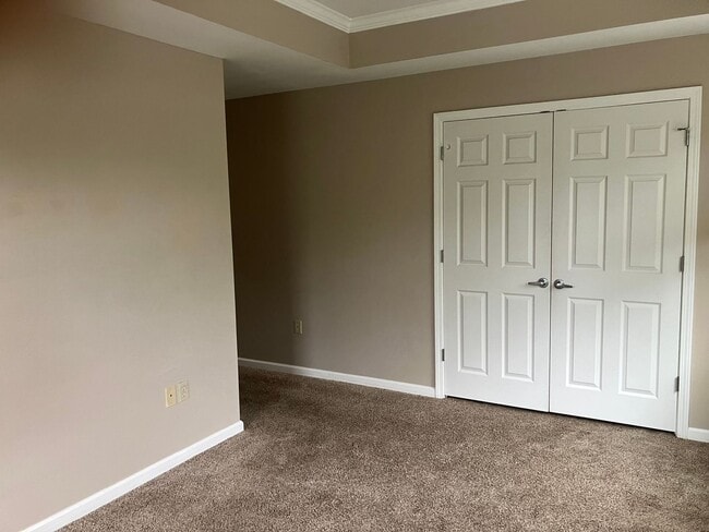 Building Photo - 3 BR / 3 BA @ Bridgepointe