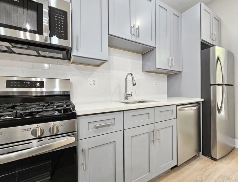 Building Photo - 428 W Belden Ave